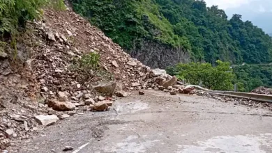 Photo of उत्तराखंड: बारिश के बाद भूस्खलन से यमुनोत्री हाईवे सहित कई सड़कें बंद