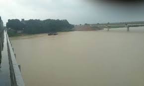 Photo of इन नदियों के जलस्तर बढने से 160 गांवों में घुसा पानी, 52687 ग्रामीण हुए प्रभावित 