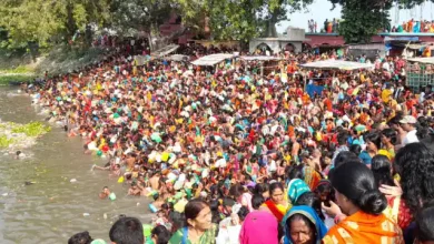 Photo of सिमरिया और झमटिया के घाटों पर उमड़ा छठव्रतियों का सैलाब, एनएच-28 पर लगा महाजाम