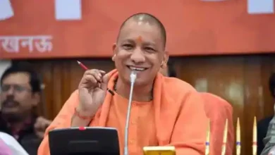 Photo of मुख्यमंत्री योगी आदित्यनाथ ने एक लाख से ज्यादा लोगों की संकट में मदद की, पढ़ें पूरी खबर ..