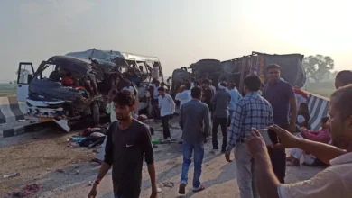 Photo of यूपी के लखीमपुर खीरी में हुआ दर्दनाक सड़क हादसा, पढ़े पूरी खबर