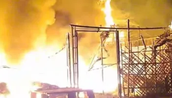 Photo of लखनऊ के नवीन फल मंडी में बड़ा हादसा, 20 दुकाने आग की चपेट में