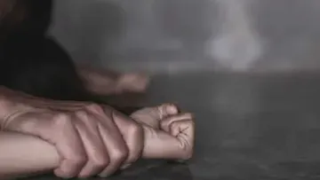 Photo of युवती से रेप का मामला आया सामने, ड्राइवर ने उसके साथ रेप किया, जानें पूरा मामला ..