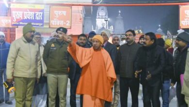 Photo of मुख्यमंत्री योगी आदित्यनाथ ने गोरखनाथ मंदिर व मेला परिसर का लिया जायजा