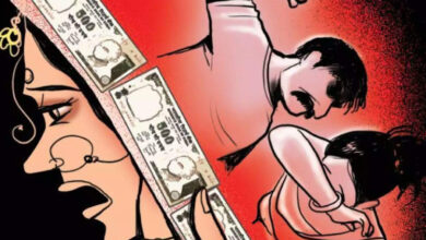 Photo of दहेज लोभियों ने मांग पूरी न होने पर गर्भवती युवती को घर से निकला, पति पर दहेज उत्पीड़न का केस हुआ दर्ज