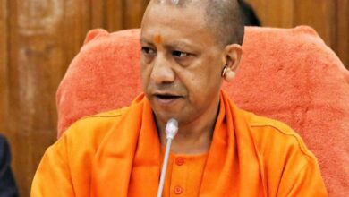 Photo of मुख्यमंत्री योगी के कपड़ों पर महाराष्ट्र कांग्रेस के नेता ने उठाए सवाल और दे डाली ये सला…