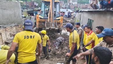Photo of जोशीमठ में आज जेसीबी से तोड़ा जायेगा लोक निर्माण विभाग का गेस्ट…