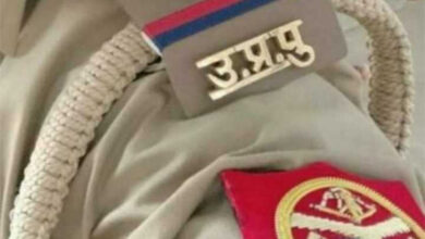 Photo of मेरठ पुलिस लाइन में तैनात दरोगा ने कनपटी पर गोली मारकर दी अपनी जान…