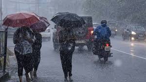 Photo of IMD के मुताबिक, दिल्ली समेत पूरे उत्तर भारत में गुरुवार और शुक्रवार को तेज बारिश के आसार