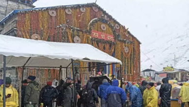 Photo of  उत्तराखंड में मौसम की करवट ने चारधाम यात्रा पर निकले श्रद्धालुओं की मुश्किलें बढ़ा दी.. 