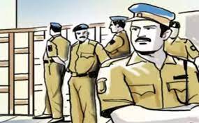 Photo of  एसएसपी दलीप सिंह कुंवर ने पुलिस लाइन में तैनात आठ दारोगाओं का तबादला विभिन्न चौकी थानों में किया..
