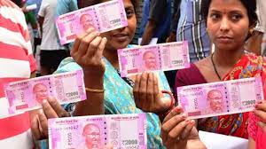 Photo of आज हम आपको यही बता रहे हैं कि आप 2000 के नोटों को कैसै और कहां बदलवा सकते हैं..