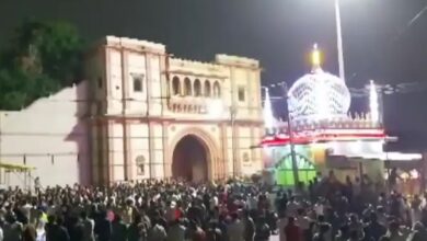 Photo of जूनागढ़ में अवैध दरगाह को हटाने को लेकर हिंसक भीड़ ने पुलिस पर बोला हमला…