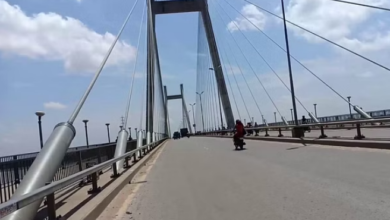 Photo of प्रयागराज: एयर शो के रिहर्सल के दौरान नए यमुना पुल के टॉवर पर चढ़ा युवक