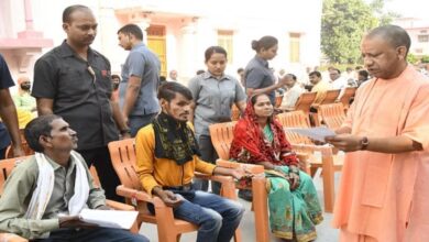 Photo of सीएम योगी ने सुनीं 200 लोगों की समस्याएं
