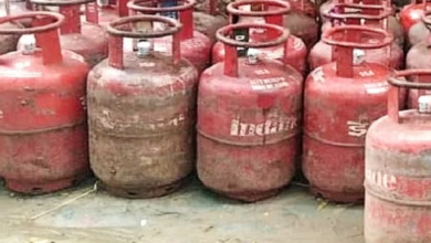Photo of वाणिज्यिक LPG गैस सिलेंडर की कीमतों में 100 रु की बढ़ोतरी