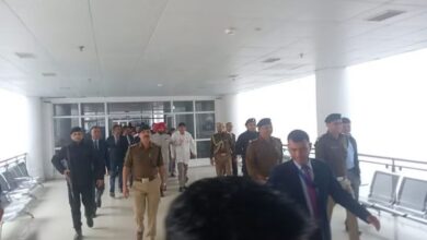 Photo of एम्स में भर्ती मजदूरों का हालचाल जानने पहुंचे राज्यपाल