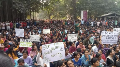 Photo of दोस्त संग कैंपस में घूम रही छात्रा से हुई छेड़छाड़