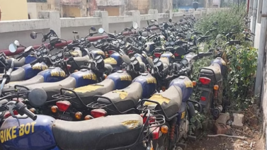 Photo of आगरा में कबाड़ हो गईं घोटाले की बाइक