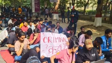 Photo of IIT BHU: आज फिर सड़कों पर उतरे बीएचयू के छात्र