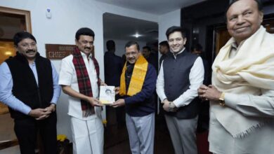 Photo of दिल्ली : तमिलनाडु के मुख्यमंत्री एमके स्टालिन से मिले अरविंद केजरीवाल