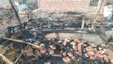 Photo of फिरोजाबाद: झोपड़ी में भीषण आग लगने से जिंदा जला परिवार