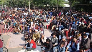 Photo of अलीगढ़: विभागों पर लटके ताले, छह हजार कर्मचारी रहे हड़ताल पर