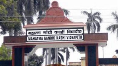 Photo of वाराणसी : हाईकोर्ट ने विश्वविद्यालय व संबद्ध कॉलेजों पर लगाई रोक