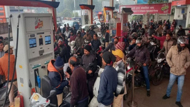 Photo of ट्रांसपोर्ट हड़ताल खत्म:सड़कों पर लौटीं बसें,पर कई पेट्रोल पंपों पर नहीं मिला पेट्रोल-डीजल