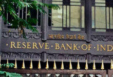 Photo of RBI फिर एक्‍शन में, अब मुंबई और यूपी के इन बैंकों पर लगाया प्रतिबंध