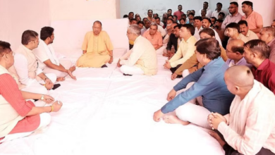 Photo of सीएम योगी ने मुरादाबाद पहुंच सर्वेश सिंह को दी श्रद्धांजलि