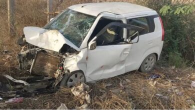 Photo of हरदोई: असंतुलित होकर पेड़ से टकराई कार, पिता-पुत्र की मौत…चार गंभीर घाल
