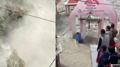 Photo of केदारनाथ यात्रा मार्ग पर पहाड़ी से हुआ भारी भूस्खलन….
