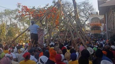 Photo of श्रीझंडे जी आरोहण की प्रक्रिया शुरू, उमड़ा आस्था का सैलाब, जयकारों से गूंजा दरबार साहिब