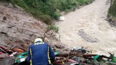 Photo of यमुनोत्री हाईवे पर सिलाई बैंड के पास बादल फटा…