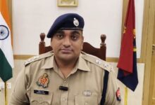 Photo of महिला से अश्लील हरकत के आरोप में दरोगा और दो सिपाही निलंबित