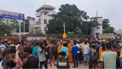 Photo of बिहार: भीषण हादसे में पांच कांवड़ियों की मौत, चार घायल; करंट लगते ही पिकअप वैन से कूद गए सभी