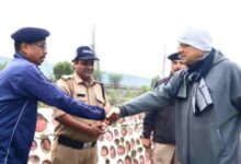 Photo of उत्तराखंड:  सत्र के लिए तैनात सुरक्षाकर्मियों से मिले  सीएम