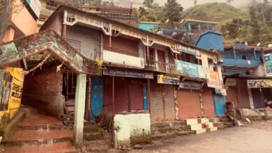 Photo of चमोली:  नंदानगर में बढ़ा भू-धंसाव, जमीन से निकल रहा पानी…