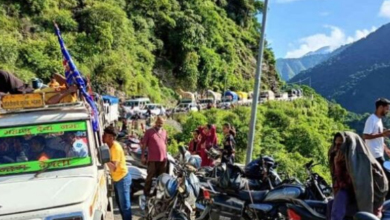 Photo of उत्तराखंड: ग्रामीण रूटों पर वाहनों की सीमित आवाजाही से यात्री परेशान