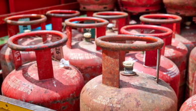 Photo of महंगा हुआ एलपीजी सिलेंडर, किस सिलेंडर की कीमत में कितना हुआ बदलाव