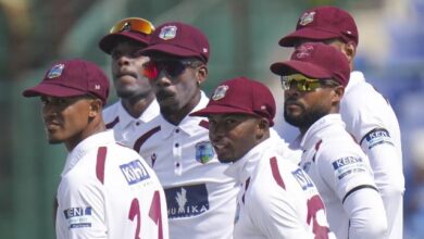 Photo of वेस्‍टइंडीज की टीम ने दूसरे टेस्‍ट में क्‍यों बांधी काली पट्टी