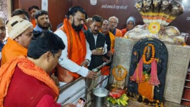 Photo of बिहार: गृह मंत्रालय का चार्ज लेने से पहले सम्राट चौधरी ने हरिहरनाथ मंदिर में टेका माथा