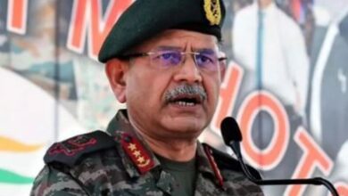 Photo of थल सेनाध्यक्ष ने चीन सीमावर्ती क्षेत्रों का किया दौरा, अग्रिम चौकियों पर सैन्य तैयारियों की समीक्षा