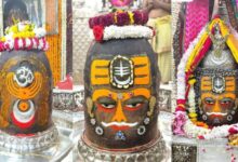 Photo of कमल और मखाने की माला से सजे महाकाल, साल की अंतिम भस्म आरती में भक्तों ने किए बाबा के दर्शन