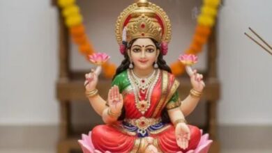 Photo of शुक्रवार को इस विधि से करें मां लक्ष्मी की पूजा, कभी नहीं होगी धन की कमी