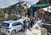 Photo of चकराता: लोखंडी में फंसे 80 पर्यटक सकुशल निकले बाहर