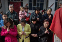 Photo of चीन में ईसाइयों को बनाया जा रहा निशाना, बाइबिल रखने पर सख्ती