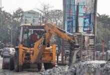 Photo of ठेकेदार बीरटीएस अधूरा छोड़ हुआ गायब, अब निगम तोड़ रहा बस स्टाॅपों को