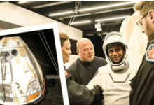 Photo of ‘पृथ्वी की परिक्रमा करते हुए शांत’, भारत की प्राचीन कपड़ा परंपरा वाले का‌र्ड्स लेकर अंतरिक्ष गए थे शुभांशु